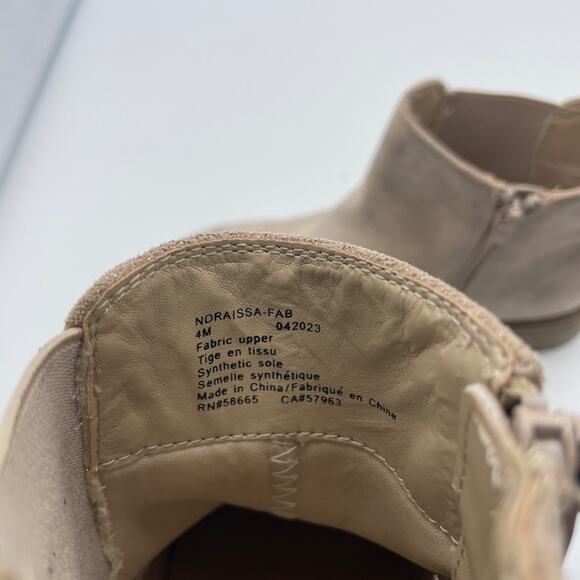 Nordstrom Girl's Noraissa Fab 4M Sand Suede Chelsea Boots Size 4 M - Picture 6 of 10